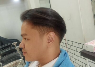 ใบหน้าเหลี่ยม มีกราม