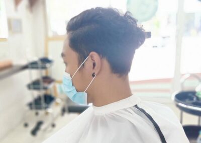 ใบหน้าเหลี่ยม มีกราม